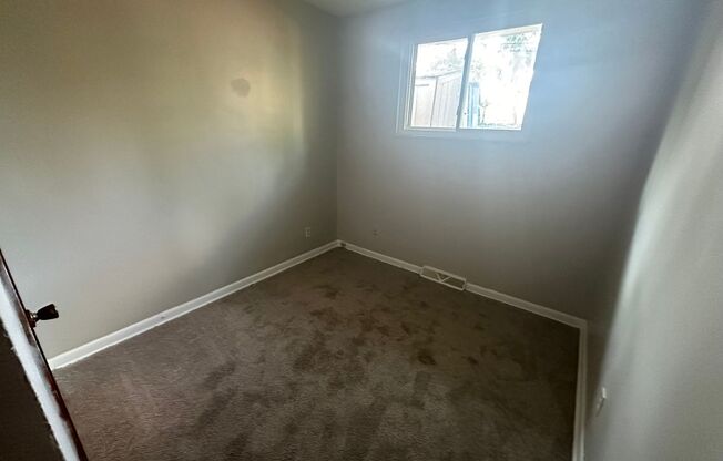 2 beds, 1 bath, $950