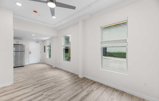 Studio, 1 bath, 384 sqft, $1,680