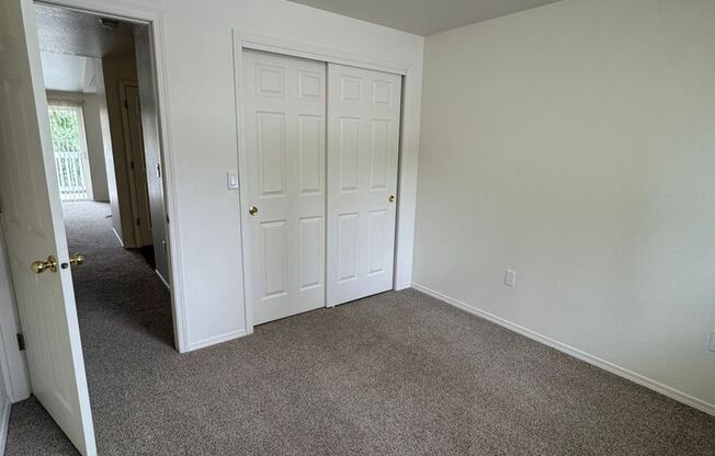 2 beds, 1 bath, 868 sqft, $1,400, Unit 151