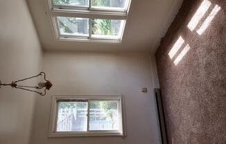 2 beds, 1 bath, 1,500 sqft, $1,200, Unit # 1
