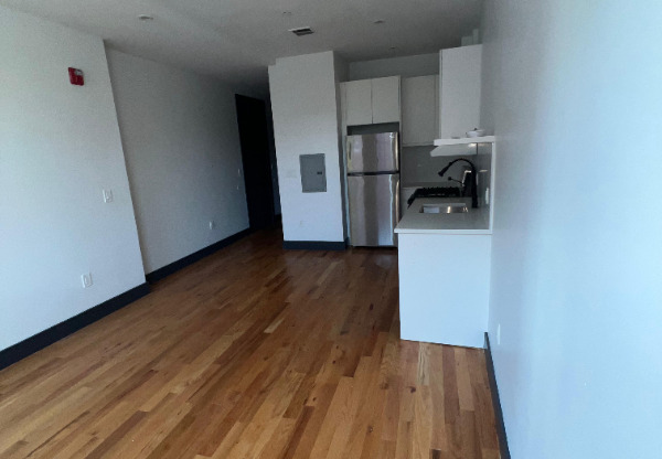 568 COMMUNIPAW AVE