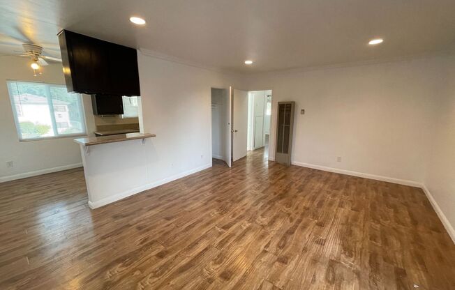 7033 Fulton Ave.