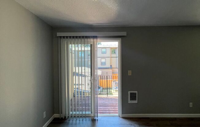 1 bed, 1 bath, 700 sqft, $1,200, Unit 205