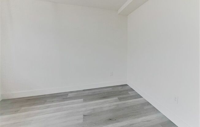 2 beds, 1 bath, 750 sqft, $1,800, Unit 5300-6