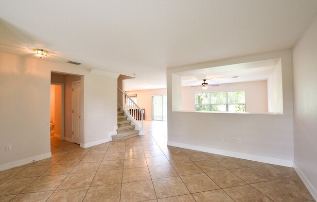 Amazing 4 Bed 2.5 Bath Home For Rent in Orlando, FL!