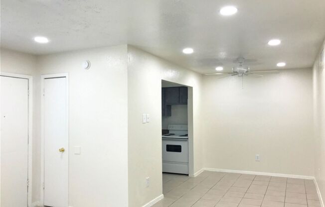 1 bed, 1 bath, 660 sqft, $895, Unit 34B