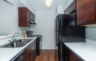 2 beds, 1 bath, 813 sqft, $1,200
