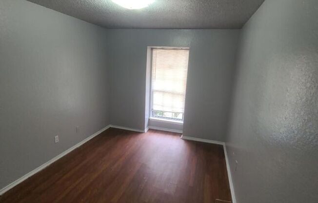 3 beds, 2 baths, $1,695