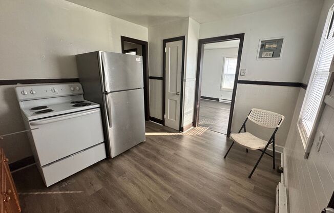 2 beds, 1 bath, $1,000