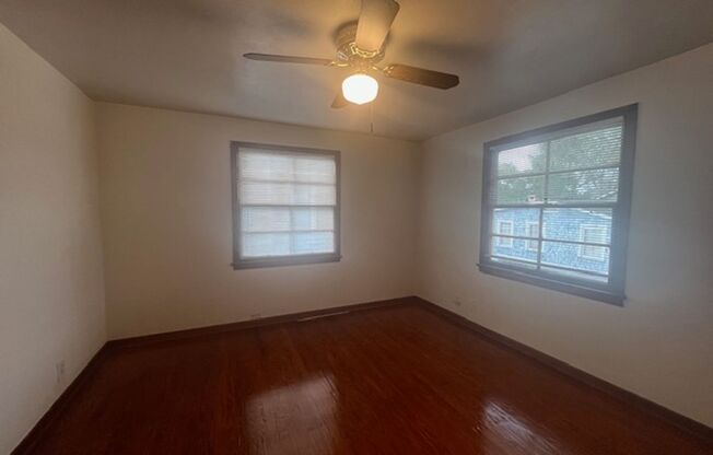 1 bed, 1 bath, $930, Unit UNIT # 4