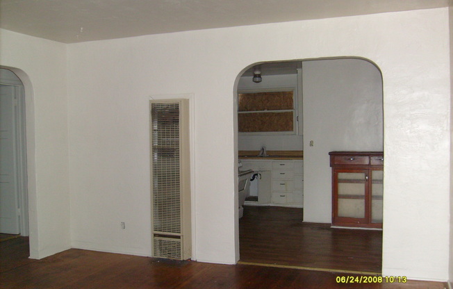 Escalon cute 2 bedroom duplex w/garage