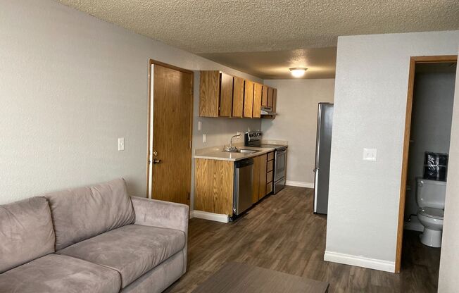 3 beds, 2 baths, 643 sqft, $2,450, Unit A105