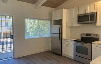 2 beds, 1 bath, $3,595, Unit 19