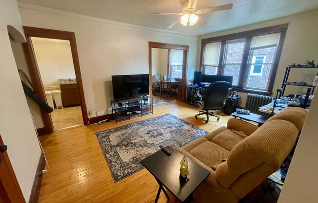 1632 E Irving Pl.