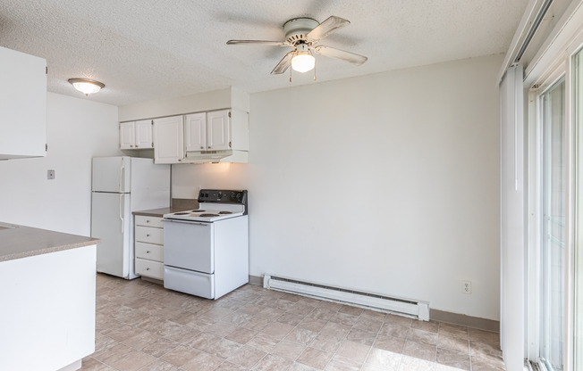 1 bed, 1 bath, 687 sqft, $1,150, Unit 88