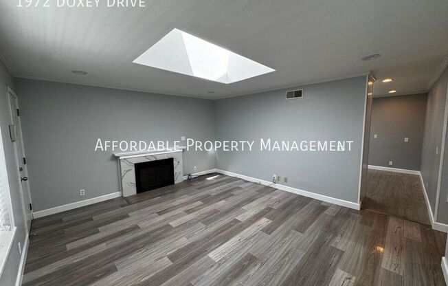 1972 DOXEY DR