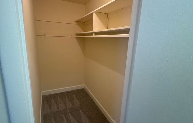 3 beds, 2 baths, 1,300 sqft, $2,100, Unit 3335 #202