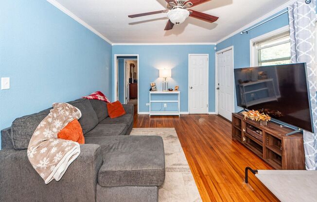 Comfortable Home Minutes from Park Circle