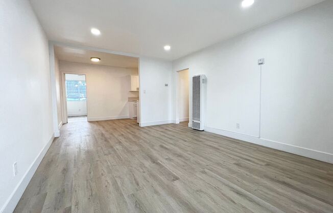 LB1346 Walnut