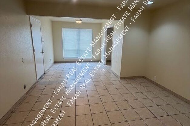 803 E TIMBERVIEW LN