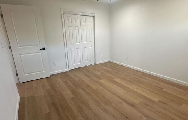 2 beds, 1 bath, 802 sqft, $1,595, Unit 216