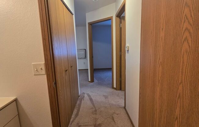 2 beds, 1 bath, 850 sqft, $1,259, Unit PL   7612