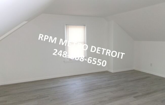 3 beds, 1 bath, $1,595, Unit (OM)