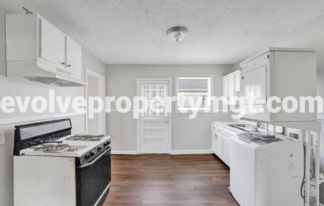 3 beds, 1 bath, $1,195