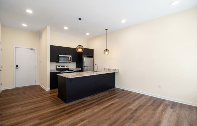 2 beds, 1 bath, 941 sqft, $2,375, Unit 109