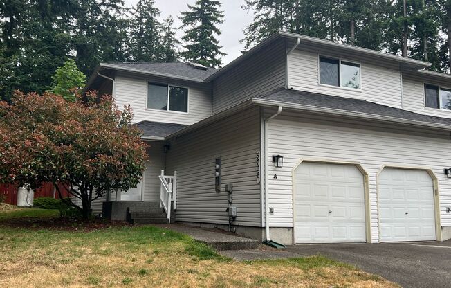 Spacious 4-Bedroom Townhome in Edmonds | Mukilteo School District | Available NOW
