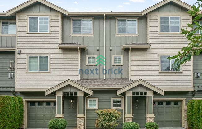 4 Beds and 2.5 Baths Beautiful Townhome is Available for Rent!