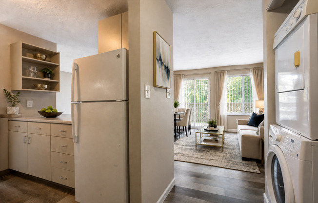 2 beds, 1 bath, 952 sqft, $1,525, Unit 204