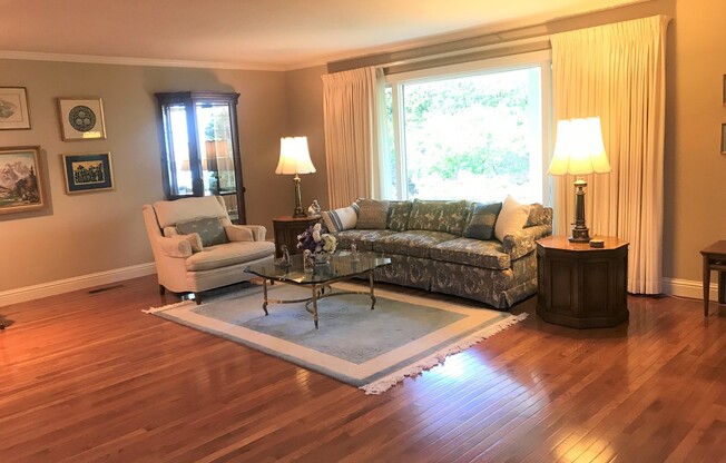 Spacious Townhome in Historic Saratoga Village - 2,585 sq. ft., 3 Bed, 2.5 Bath, 2-Car Garage