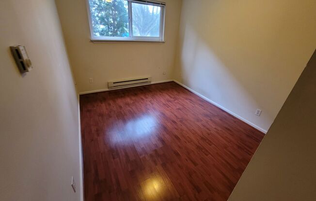 2 beds, 1 bath, 820 sqft, $2,795, Unit R-212