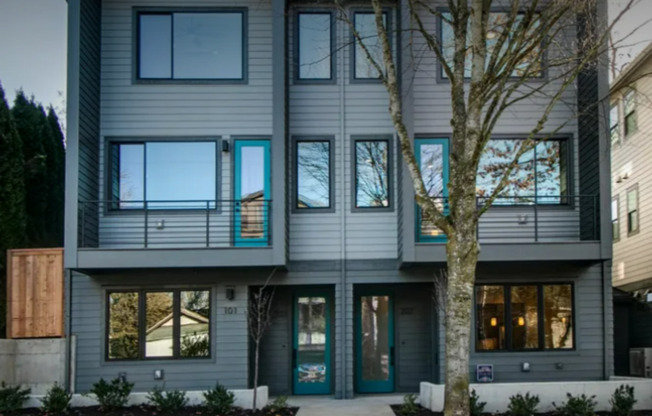Sellwood-Moreland 2 Bedroom 2.5 Bath BRAND NEW Condo Convienent to OHSU~ Includes A/C and Washer & Dryer