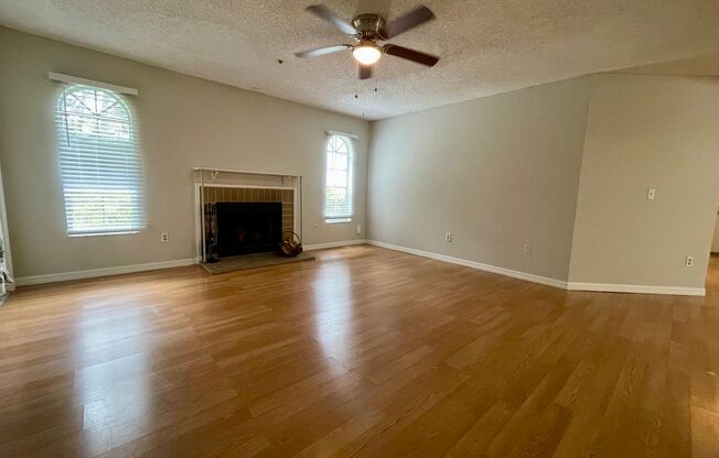 2 bed 2 bath Raintree Condominium