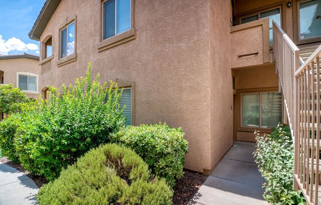 *MOVE-IN READY* LOWER LEVEL 2-BEDROOM 2-BATH CONDO!