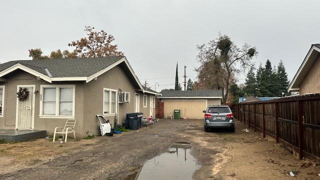 2 beds, 1 bath, $1,700