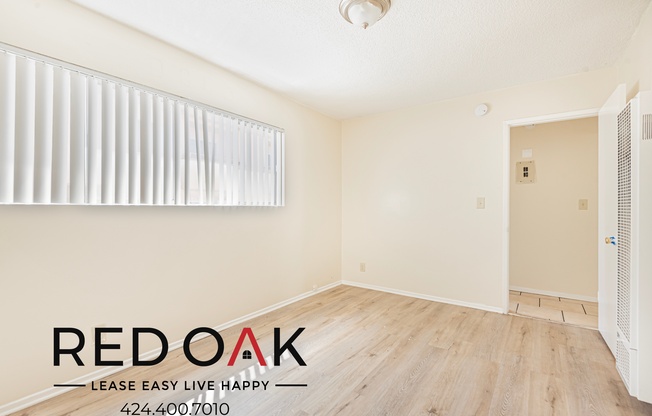 520 W 21 ST