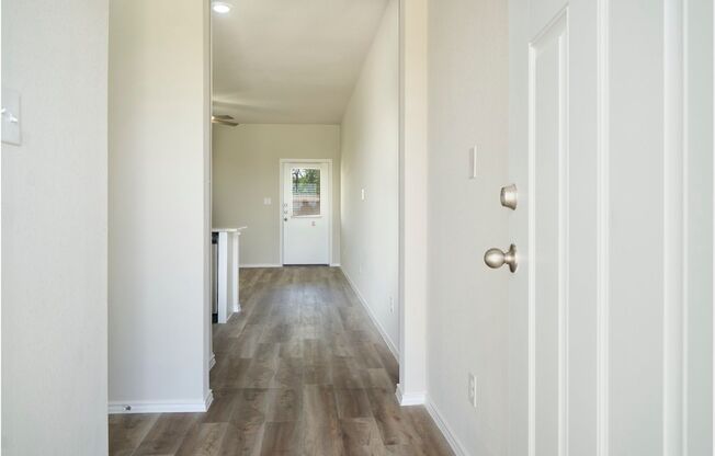 Hunters Ranch Beauty! 3 Bedroom 2 1/2 Bath Townhome