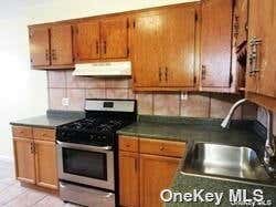 2 beds, 1 bath, $2,500, Unit 2