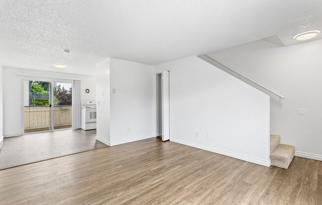 2 beds, 1 bath, 794 sqft, $1,395, Unit 3