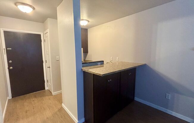 Modern Farwell Ave Apartments
