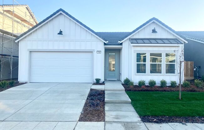 BRAND NEW 3 Bed 2 Bath Lennar Home in the Riversone Community