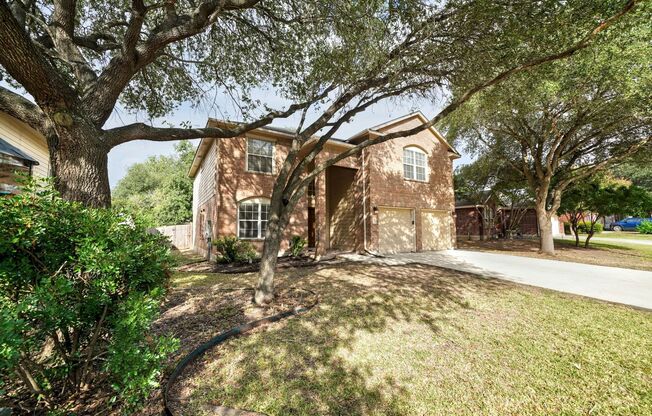 Beautiful Rental now available in Thistle Creek (Schertz) - 5 Bedrooms! Realtor Commission: $750