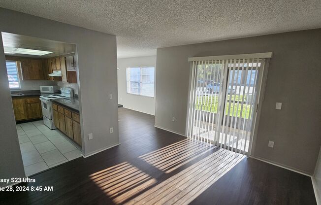 2 beds, 2 baths, $1,400, Unit Unit A