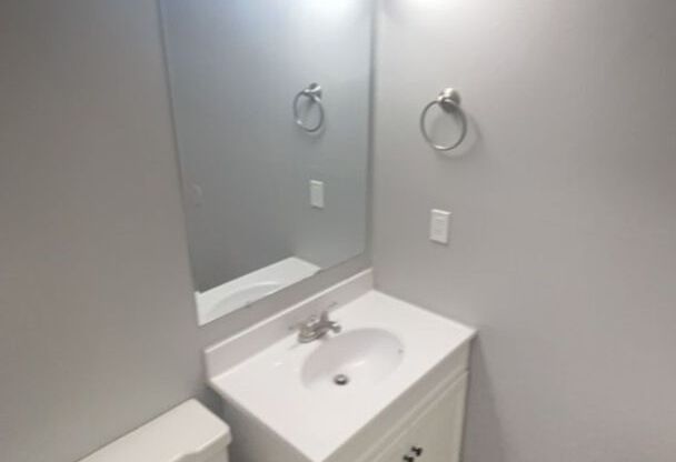 2 beds, 1.5 baths, 900 sqft, $920, Unit 615-301