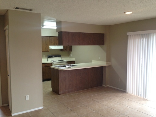 2 bedroom 1 bath triplex located in the Semoran club subdivision.