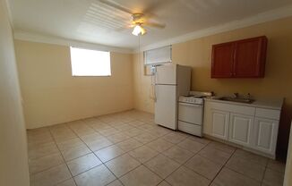 1 bed, 1 bath, $1,100, Unit Studio