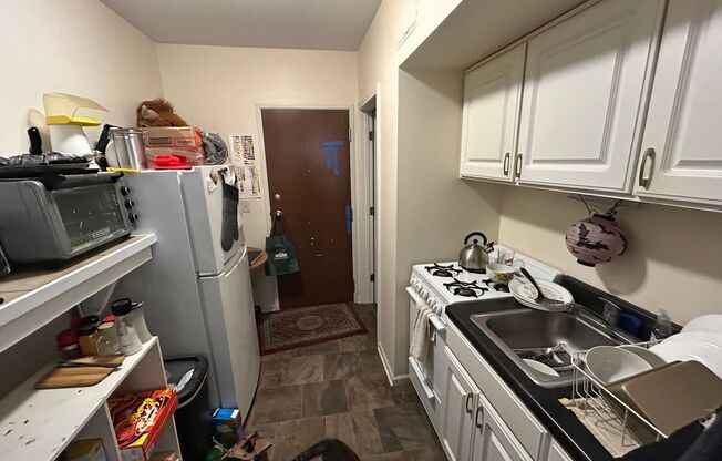 Studio, 1 bath, $750, Unit 306